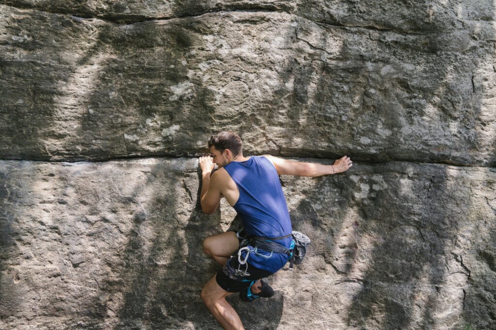 This is silent feet technique for every rock climber
